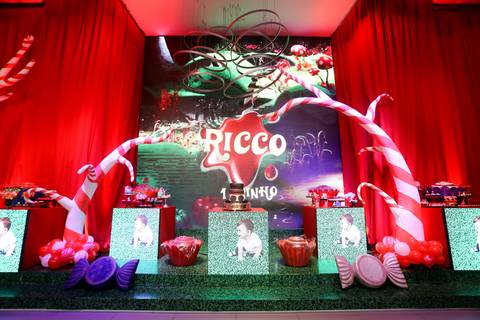 festa de aniversario-infantil feita por fabio martins-fotografo de porto alegre-fotografo infantil -  melhores fotos de aniversário - lalux - canoas - Willian Wonka - Fabrica de Chocolate - wonka golden ticket '