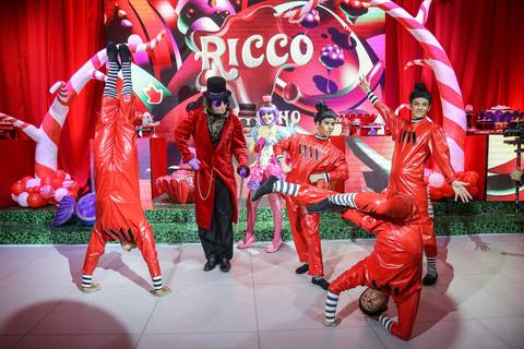 festa de aniversario-infantil feita por fabio martins-fotografo de porto alegre-fotografo infantil -  melhores fotos de aniversário - lalux - canoas - Willian Wonka - Fabrica de Chocolate - wonka golden ticket '