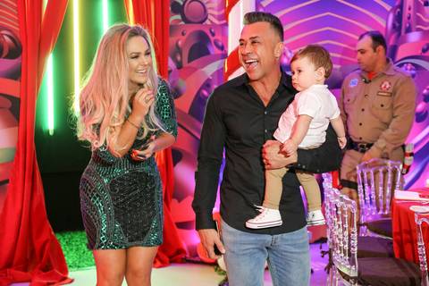 festa de aniversario-infantil feita por fabio martins-fotografo de porto alegre-fotografo infantil -  melhores fotos de aniversário - lalux - canoas - Willian Wonka - Fabrica de Chocolate - wonka golden ticket '