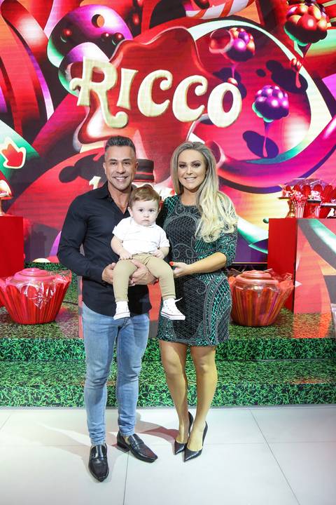 festa de aniversario-infantil feita por fabio martins-fotografo de porto alegre-fotografo infantil -  melhores fotos de aniversário - lalux - canoas - Willian Wonka - Fabrica de Chocolate - wonka golden ticket '