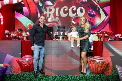 festa de aniversario-infantil feita por fabio martins-fotografo de porto alegre-fotografo infantil -  melhores fotos de aniversário - lalux - canoas - Willian Wonka - Fabrica de Chocolate - wonka golden ticket '