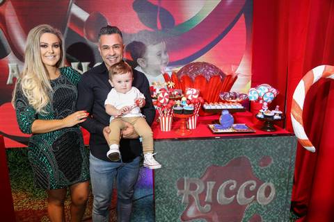 festa de aniversario-infantil feita por fabio martins-fotografo de porto alegre-fotografo infantil -  melhores fotos de aniversário - lalux - canoas - Willian Wonka - Fabrica de Chocolate - wonka golden ticket '