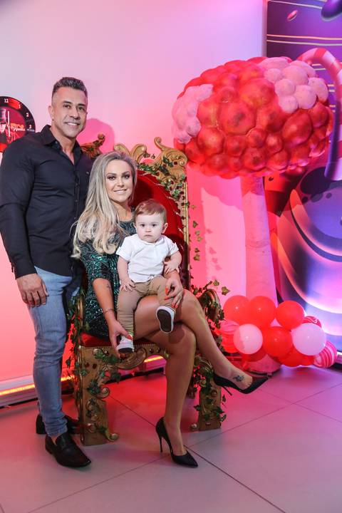 festa de aniversario-infantil feita por fabio martins-fotografo de porto alegre-fotografo infantil -  melhores fotos de aniversário - lalux - canoas - Willian Wonka - Fabrica de Chocolate - wonka golden ticket '