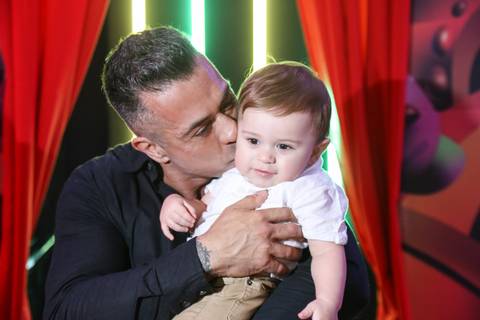 festa de aniversario-infantil feita por fabio martins-fotografo de porto alegre-fotografo infantil -  melhores fotos de aniversário - lalux - canoas - Willian Wonka - Fabrica de Chocolate - wonka golden ticket '