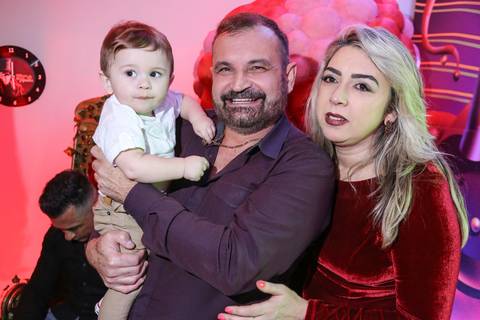 festa de aniversario-infantil feita por fabio martins-fotografo de porto alegre-fotografo infantil -  melhores fotos de aniversário - lalux - canoas - Willian Wonka - Fabrica de Chocolate - wonka golden ticket '