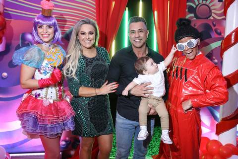 festa de aniversario-infantil feita por fabio martins-fotografo de porto alegre-fotografo infantil -  melhores fotos de aniversário - lalux - canoas - Willian Wonka - Fabrica de Chocolate - wonka golden ticket '