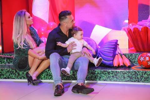 festa de aniversario-infantil feita por fabio martins-fotografo de porto alegre-fotografo infantil -  melhores fotos de aniversário - lalux - canoas - Willian Wonka - Fabrica de Chocolate - wonka golden ticket '