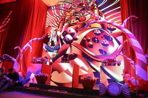 festa de aniversario-infantil feita por fabio martins-fotografo de porto alegre-fotografo infantil -  melhores fotos de aniversário - lalux - canoas - Willian Wonka - Fabrica de Chocolate - wonka golden ticket '