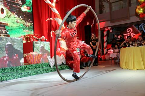 festa de aniversario-infantil feita por fabio martins-fotografo de porto alegre-fotografo infantil -  melhores fotos de aniversário - lalux - canoas - Willian Wonka - Fabrica de Chocolate - wonka golden ticket '