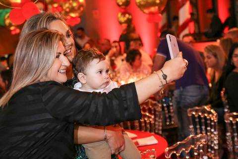 festa de aniversario-infantil feita por fabio martins-fotografo de porto alegre-fotografo infantil -  melhores fotos de aniversário - lalux - canoas - Willian Wonka - Fabrica de Chocolate - wonka golden ticket '