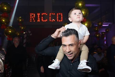 festa de aniversario-infantil feita por fabio martins-fotografo de porto alegre-fotografo infantil -  melhores fotos de aniversário - lalux - canoas - Willian Wonka - Fabrica de Chocolate - wonka golden ticket '