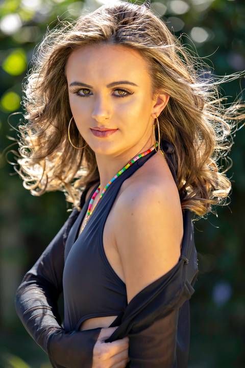 FOTOGRAFIA-NA-PRAIA-DE-GAROPABA-E-PRAIA-DO-ROSA-book de 15 anos-fotos-na-praia-do-rosa-ao-nascer-do-sol-15 Anos-nascer-do-sol-na-praia-ensaio-na-praia-santa-catarina'