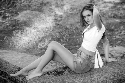 FOTOGRAFIA-NA-PRAIA-DE-GAROPABA-E-PRAIA-DO-ROSA-book de 15 anos-fotos-na-praia-do-rosa-ao-nascer-do-sol-15 Anos-nascer-do-sol-na-praia-ensaio-na-praia-santa-catarina'