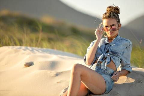 FOTOGRAFIA-NA-PRAIA-DE-GAROPABA-E-PRAIA-DO-ROSA-book de 15 anos-fotos-na-praia-do-rosa-ao-nascer-do-sol-15 Anos-nascer-do-sol-na-praia-ensaio-na-praia-santa-catarina'