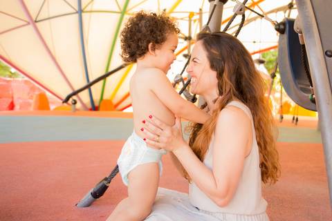 foto de criança com a mãe. ensaio fotográfico família'