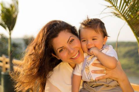 foto de mãe e filho ensaio família'