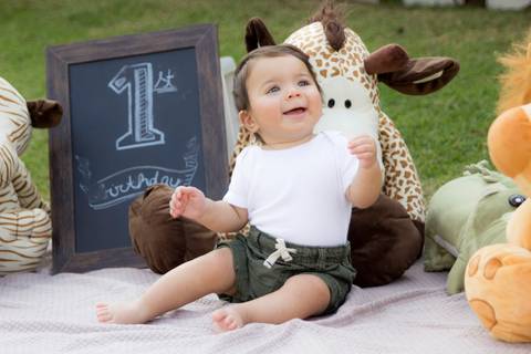 foto de bebê no cenário smash the cake'