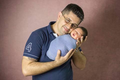 foto de recém-nascido com família ensaio newborn '