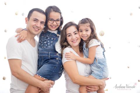 foto de crianças com os pais. mini ensaio natal fotografia'