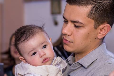 bebê com tio fotografia batizado'