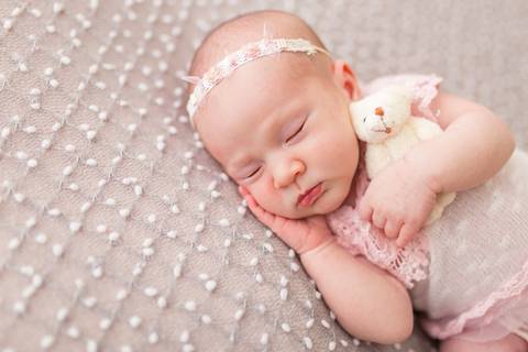 foto de bebê recém nascido. ensaio newborn'