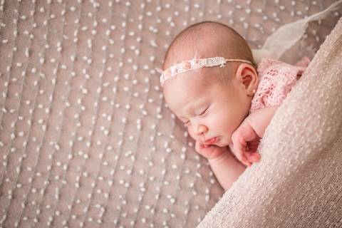 foto de bebê recém nascido. ensaio newborn'