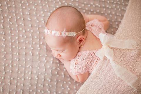 foto de bebê recém nascido. ensaio newborn'