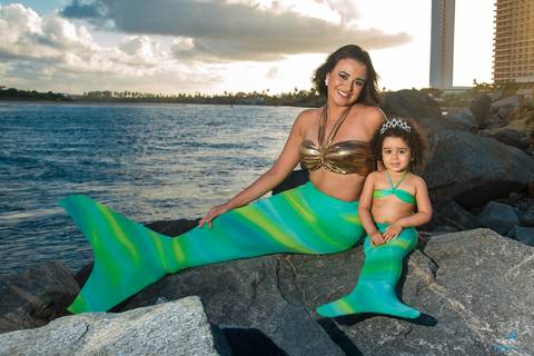Ensaio sereia na praia - Mãe e filha'