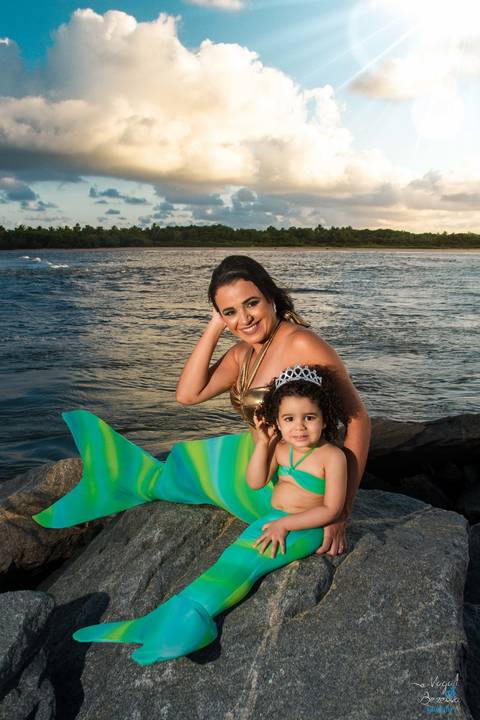Ensaio sereia na praia infantil'