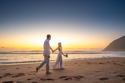 PRE WEDDING ENSAIO CASAL PRAIA DO ROSA GAROPABA NASCER DO SOL'