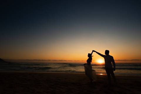 PRE WEDDING ENSAIO CASAL PRAIA DO ROSA GAROPABA NASCER DO SOL'