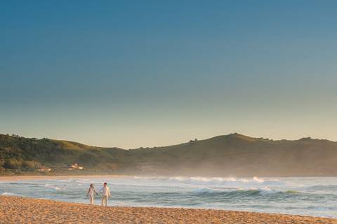 PRE WEDDING ENSAIO CASAL PRAIA DO ROSA GAROPABA NASCER DO SOL'