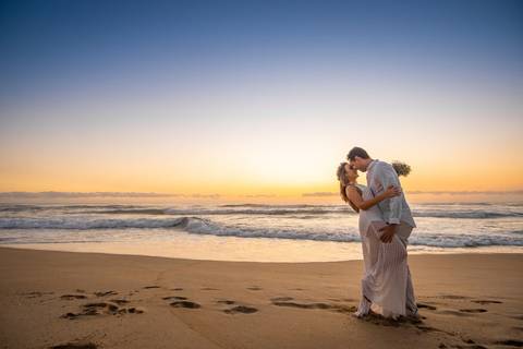 PRE WEDDING ENSAIO CASAL PRAIA DO ROSA GAROPABA NASCER DO SOL'