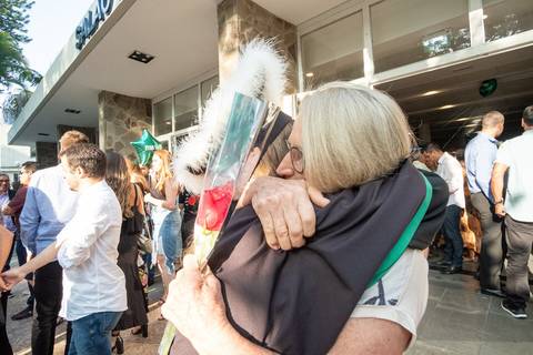 
Christian Kotoman - Fotógrafo de Formatura - Fotografia de Formatura - Porto Alegre - PUCRS ULBRA UFRGS
direito medicina odonto psicologia'