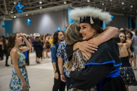 Christian Kotoman - Fotógrafo de Formatura - Fotografia de Formatura - Porto Alegre - PUCRS ULBRA UFRGS
direito medicina odonto psicologia'