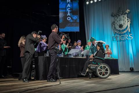 
Christian Kotoman - Fotógrafo de Formatura - Fotografia de Formatura - Porto Alegre - PUCRS ULBRA UFRGS
direito medicina odonto psicologia serviço social'