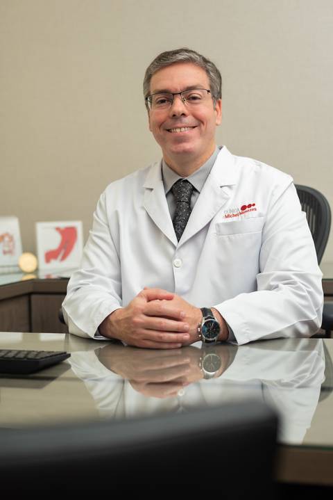 Michel Menezes, cirurgião'