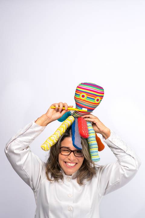 Mariana Deusdará, ortodontista espacializada em crianças (ensaio em estúdio)'