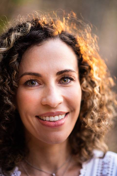 Letícia Medeiros, instrutora de mindfulness (ensaio em locação)'