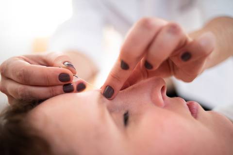 Detalhe feito durante o ensaio em locação de Flávia Arone, terapeuta integrativa'