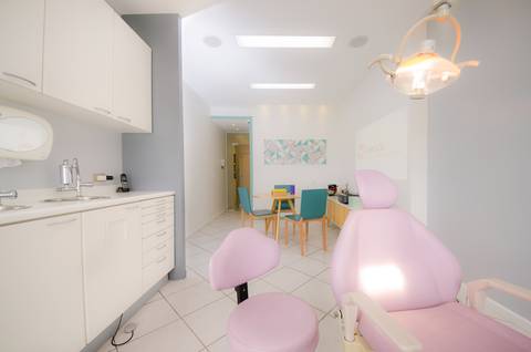 Consultório do Dr. Marcos Hiroce, ortodontista (ensaio em locação)'