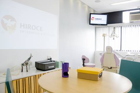 Consultório do Dr. Marcos Hiroce, ortodontista (ensaio em locação)'