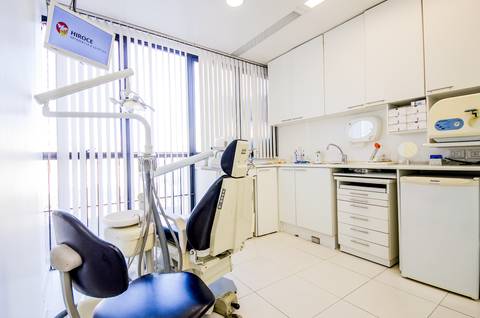 Consultório do Dr. Marcos Hiroce, ortodontista (ensaio em locação)'