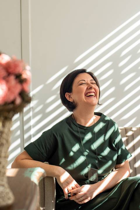 Flávia Arone, terapeuta integrativa  (ensaio em locação)'