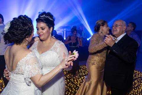 Balada do casamento da Melissa com a Flávia no Quinta dos Pinheiros- Serra da Cantareira - SP'
