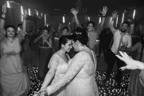 Balada do casamento da Melissa com a Flávia no Quinta dos Pinheiros- Serra da Cantareira - SP'