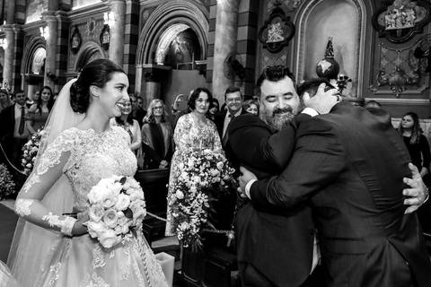 Entrada da noiva Manuela na cerimônia de casamento na paróquia Matriz Nossa Senhora de Santo André - SP, fotógrafo de casamento de Santo André, fotógrafo de casamento da paróquia Matriz Nossa Senhora de Santo André- SP'