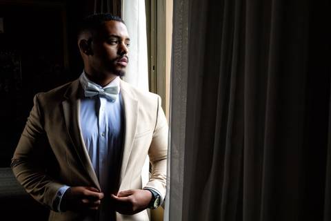 retrato do noivo no Sítio São Jorge- espaço Vdara, casamento Beatriz e Victor no sítio São Jorge - espaço Vdara em São Bernardo do Campo- SP'