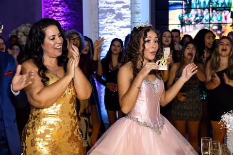 Fotógrafo profissional São Paulo, Momentos inesquecíveis, Festa inesquecível
15 anos inesquecível, Debutantes SP, Fotógrafo debutantes SP, Festa emocionante
Festa de 15 anos emocionante, Memórias de 15 anos, Fotografias memoráveis'