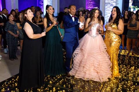Fotógrafo profissional São Paulo, Momentos inesquecíveis, Festa inesquecível
15 anos inesquecível, Debutantes SP, Fotógrafo debutantes SP, Festa emocionante
Festa de 15 anos emocionante, Memórias de 15 anos, Fotografias memoráveis'